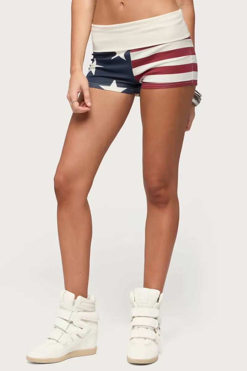 Vintage USA Flag Crop Tank - Stars. Stripes. Summer.🏖️