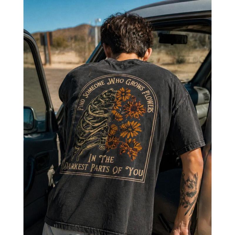 Dark Floral Skeleton Graphic Shirt – Vintage Gothic Skull T-Shirt, Sweatshirt & Hoodie